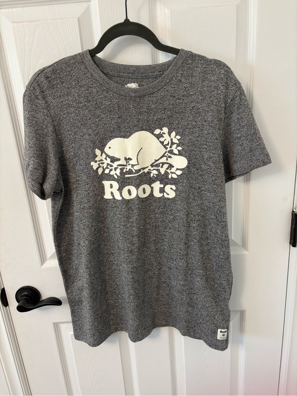 NWOT ROOTS Gray Heather T-Shirt with White Beaver Logo